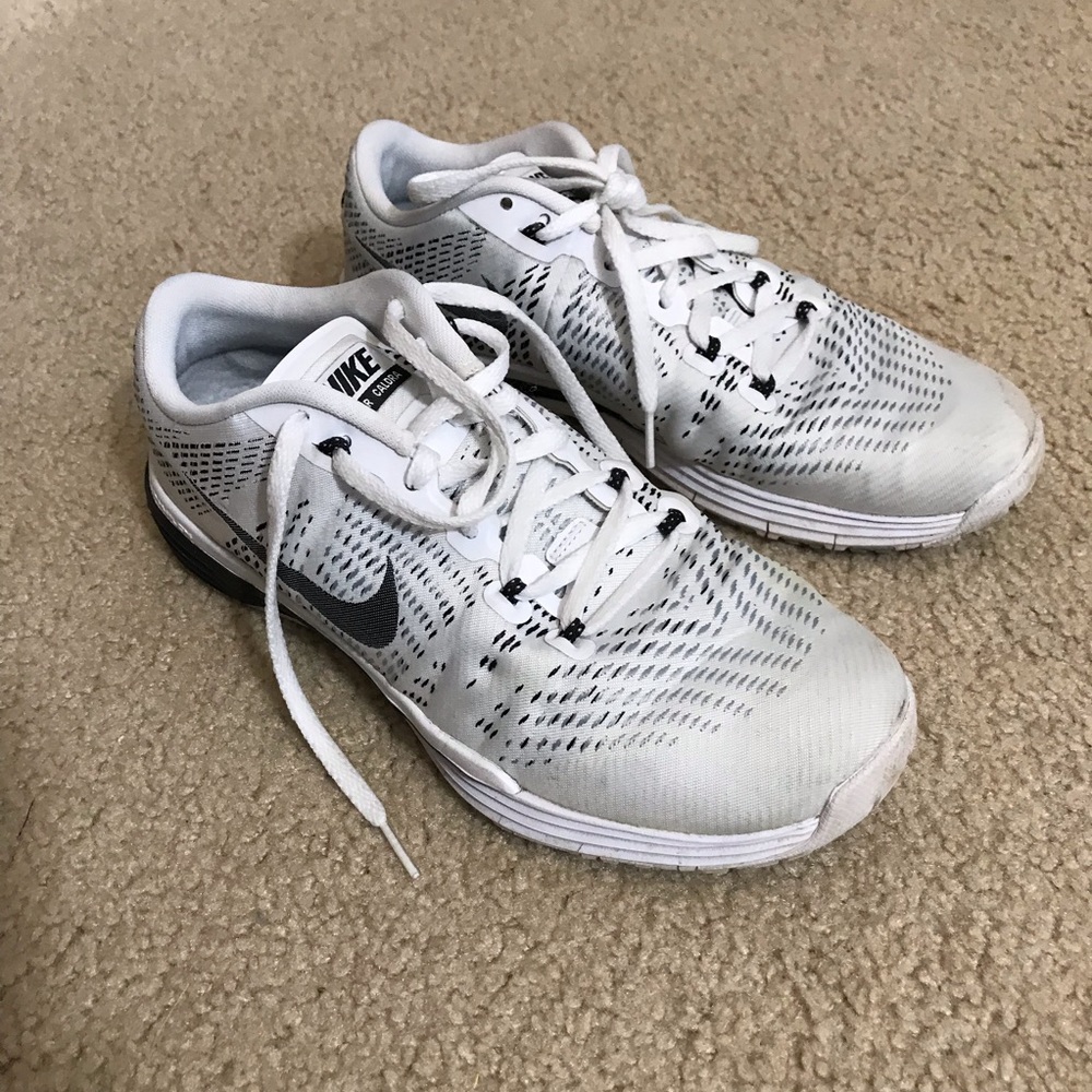 Nike Tennis Shoes